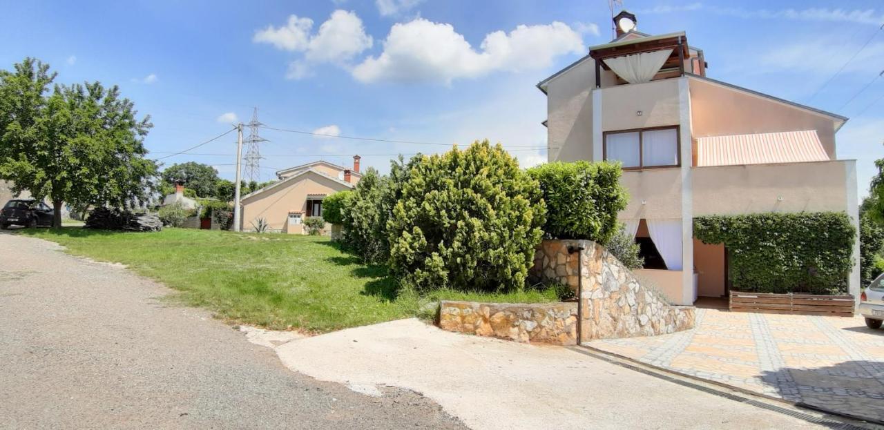 Apartments Demori Galižana エクステリア 写真